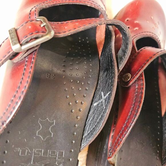 Dansko W's Clogs 38 Burgundy Red Kerrie Cabrio Slipon Buckle slippers. Round Toe - Picture 14 of 15